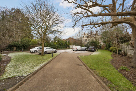 Cannon Close, Raynes Park, SW20