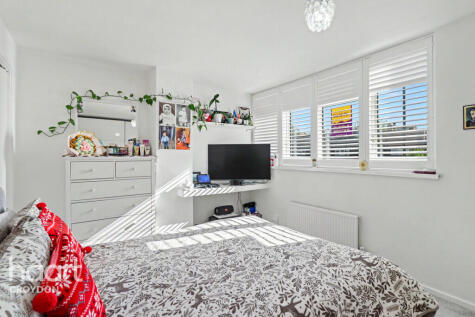 Longheath Gardens, Croydon