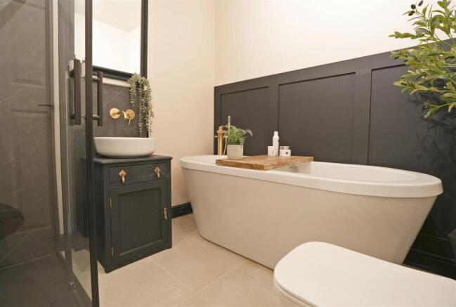 3 bed Terraced for sale Image 11