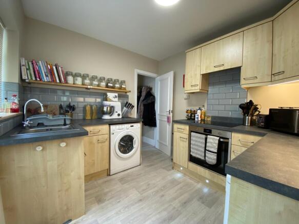 6 bed House for sale Image 5