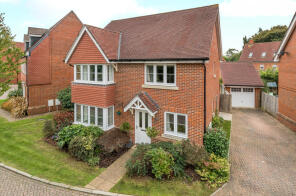 40, Grayling Close, Godalming GU7 1AG