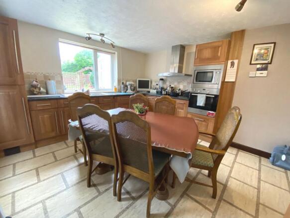 KITCHEN-DINER