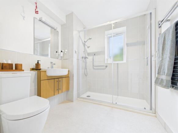 2 bed Retirement Property for sale Image 11