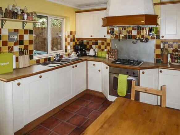 Kitchen/breakfast Room:
