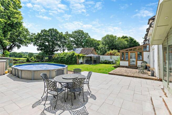 Garden & Terrace