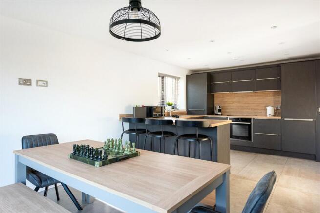 Kitchen/Dining Area