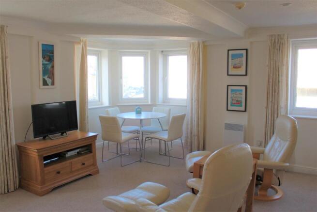 marlborough place 14 lounge .JPG
