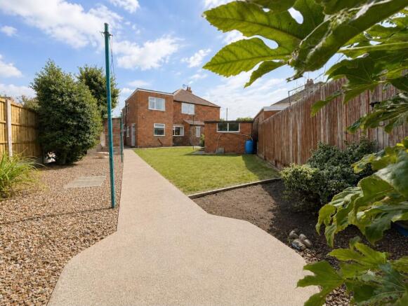 3 bed Semi-Detached for sale Image 6