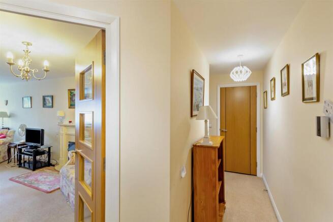2 bed Apartment for sale Image 9