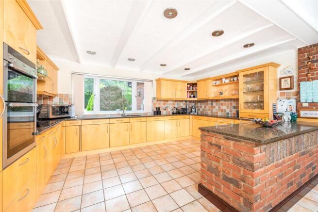 Kitchen/Breakfast Rm