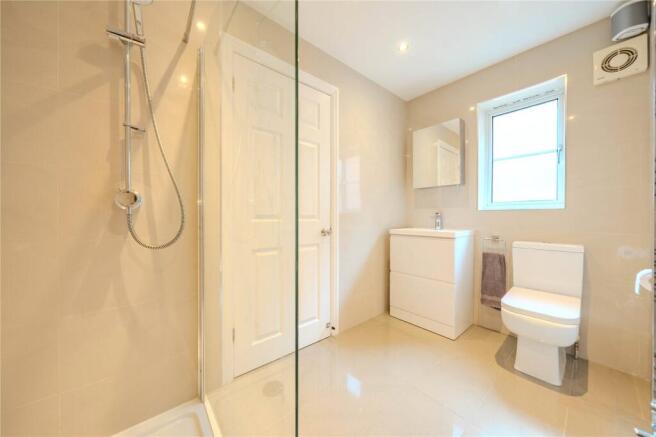 4 bed Detached for sale Image 6