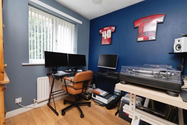 3 bed Semi-Detached for sale Image 12