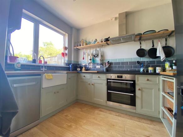 Kitchen 1.jpg