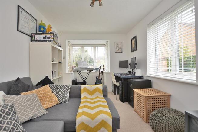 STUDY/FAMILY ROOM