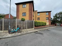 6, Major Close, London SW9 7DU