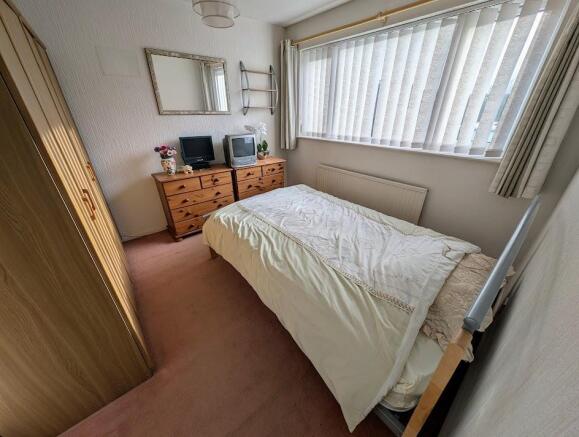 bed 2.jpg