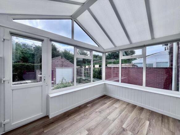3 bed Semi-Detached to rent Image 5