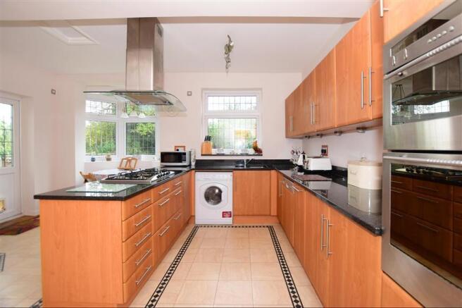 Kitchen/Breakfast Area