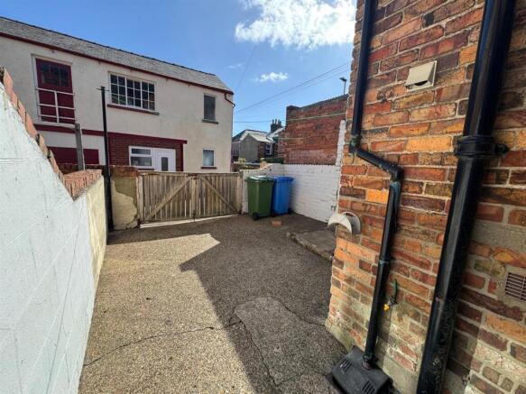 2 bed Terraced for sale Image 5