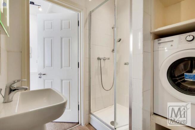 3_Bathroom-0.jpg