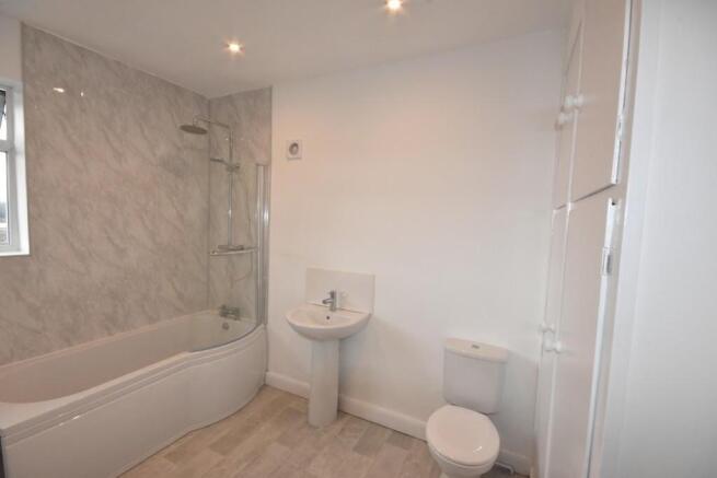 2 bed Terraced to rent Image 12