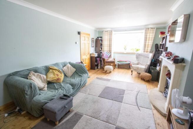 5 bed Detached for sale Image 6