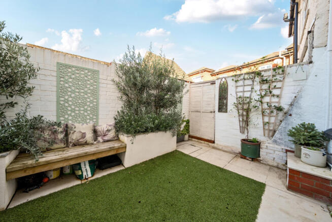 1354597-7-68c7d72...