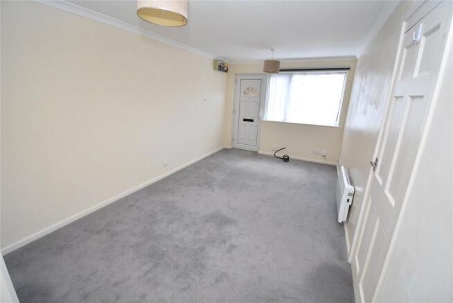 Conway Close, Houghton Regis, Dunstable, Bedfordshire, LU5 photo 4
