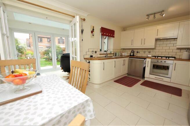 KITCHEN/DINER