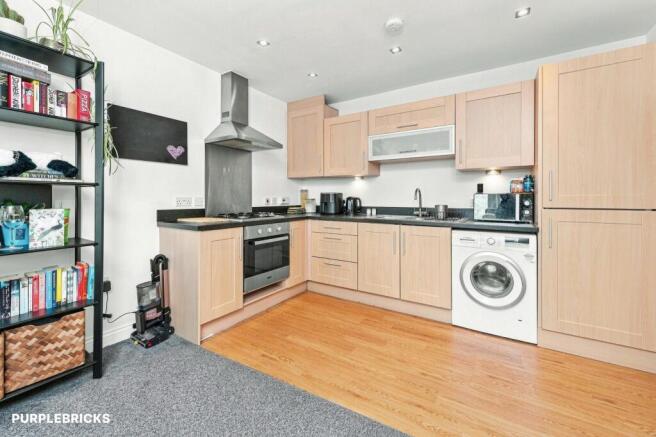 2 bed Flat for sale Image 6