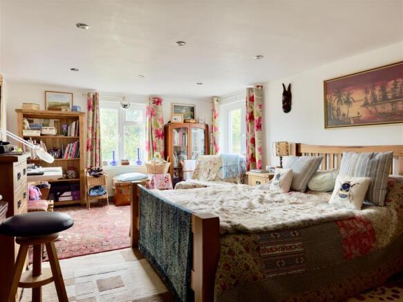 GROUND FLOOR BEDROOM.jpeg