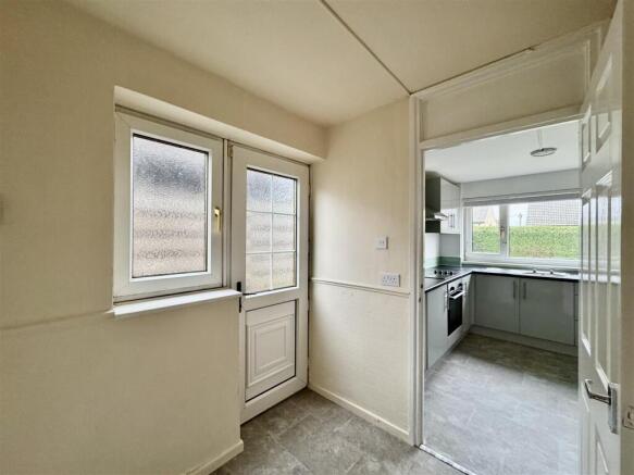 3 bed Semi-Detached for sale Image 10