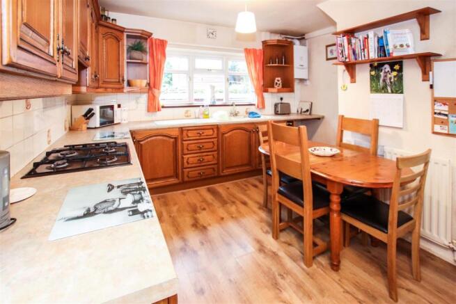 FITTED KITCHEN / DINING ROOM