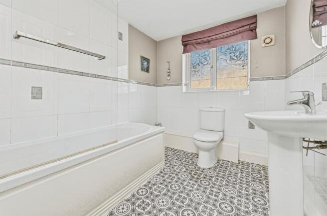 3 bed Semi-Detached for sale Image 11