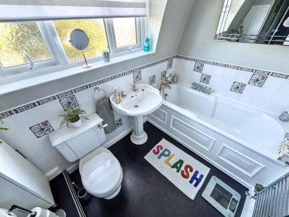 3 bed Semi-Detached for sale Image 9
