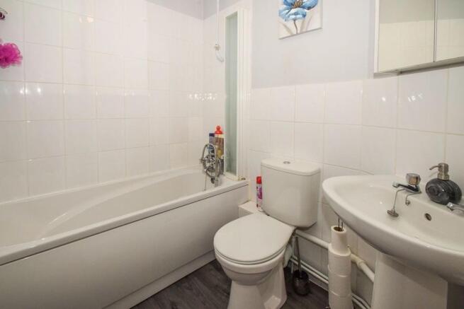 Family Bathroom / WC
