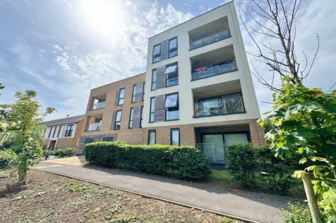 Scarf Drive, Locking Parklands, Weston super Mare - Beautiful First Floor Flat