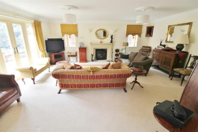 SITTING ROOM -