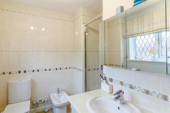 EN SUITE 