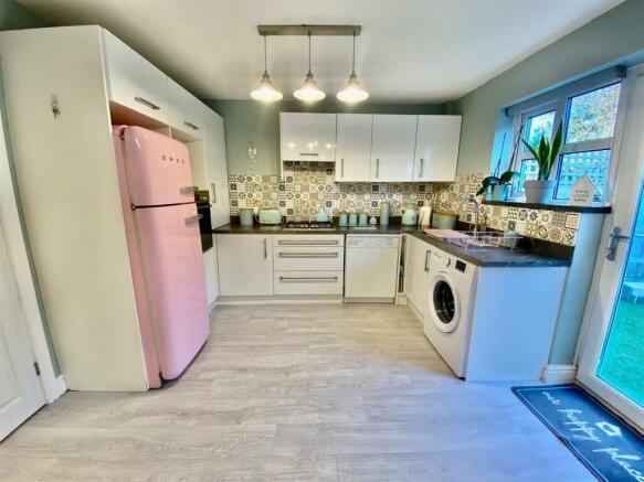KITCHEN/DINER