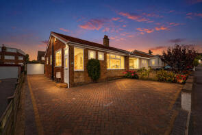 27, Wrenbury Avenue, Cookridge, Leeds LS16 7EQ