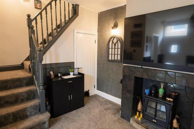 2 bed House for sale Image 5