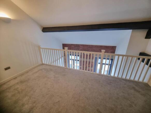 2 bed Flat to rent Image 11