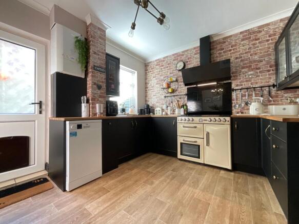 4 bed Terraced for sale Image 9