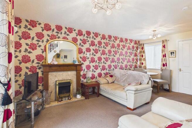 Living/Dining Roo...