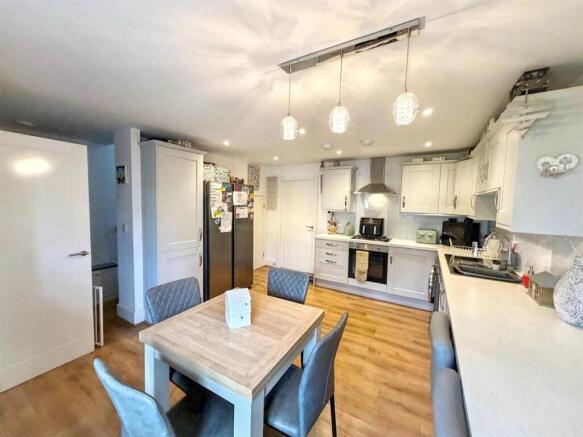 3 bed End of Terrace for sale Image 5