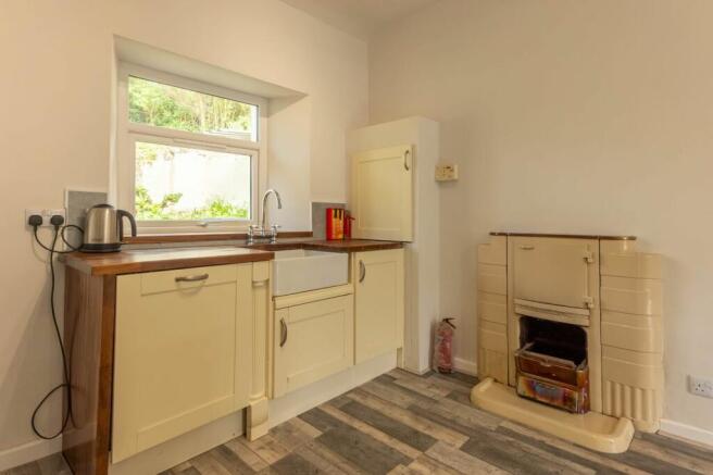 KITCHEN/LOUNGE