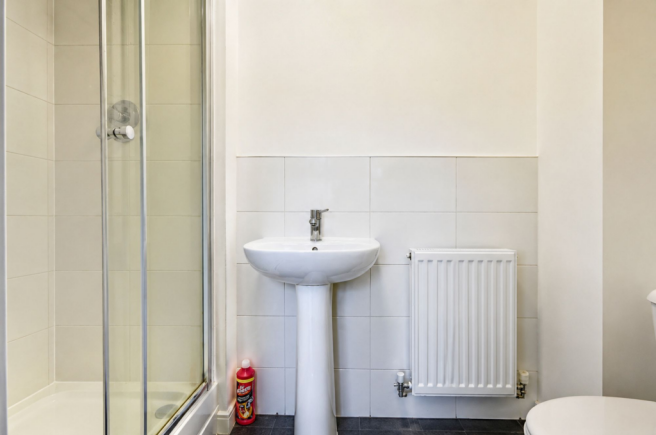 2 bed Flat for sale Image 8
