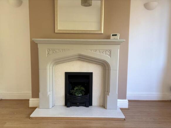 Whitehall Road, Drighlington, West Yorkshire, BD11 photo 4