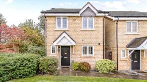 72, Brookwood Farm Drive, Woking GU21 2FW